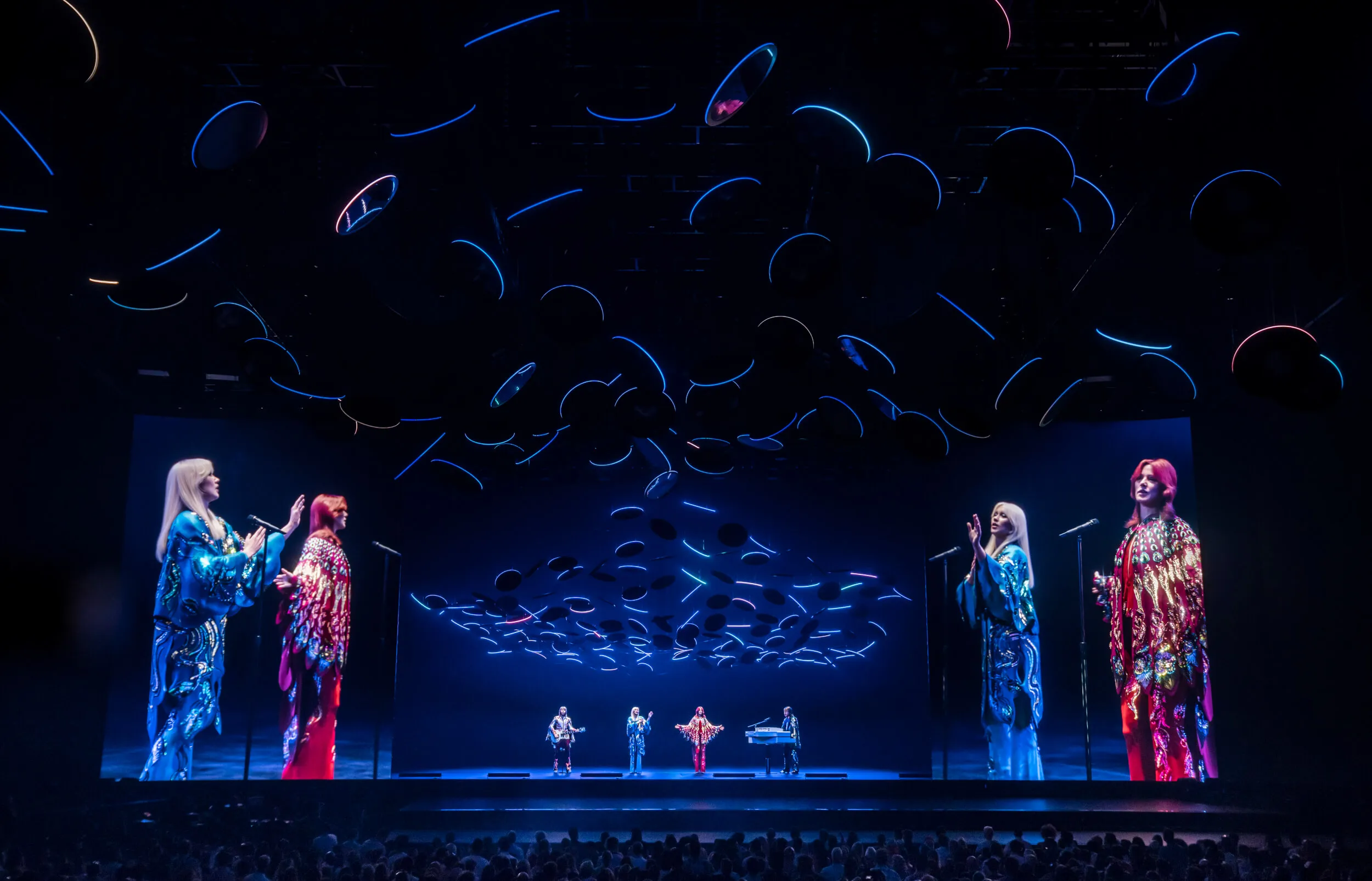 AV solutions for permanent shows